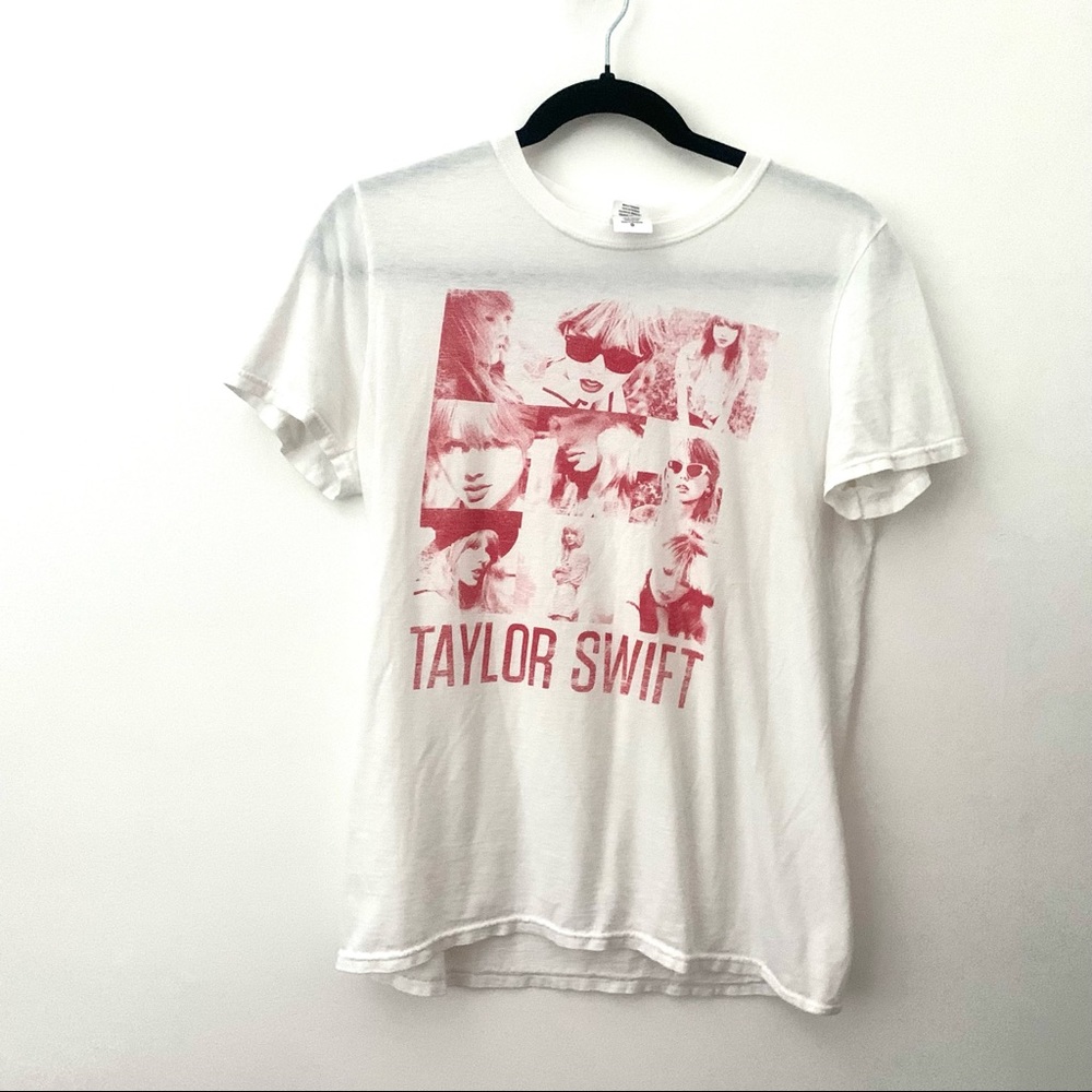 Taylor Swift K-Frog Graphic Tee in White with Red  Print Sz S